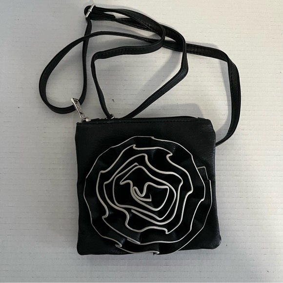 3D FLOWER MINI CROSSBODY BAG - Picture 2 of 10